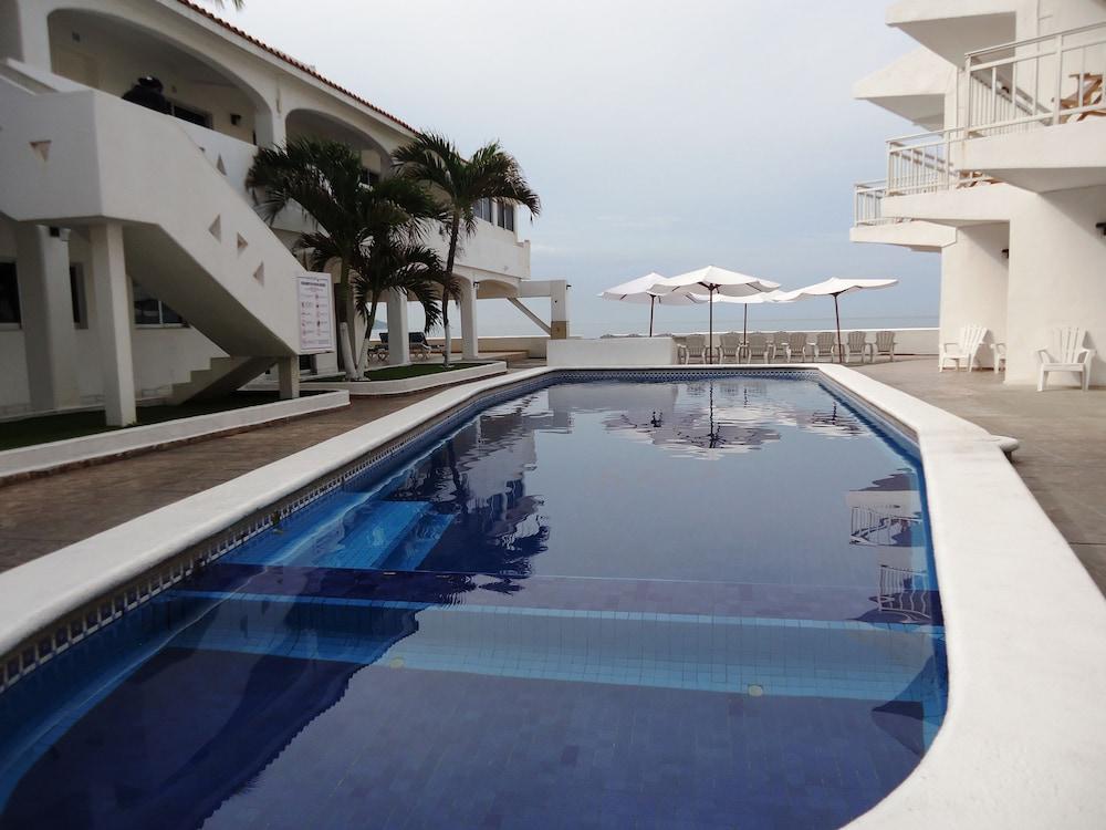 Hotel Bagasi Manzanillo Exterior photo